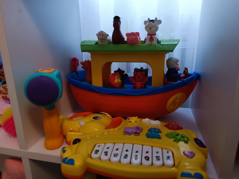 Продам розвиваючі іграшки