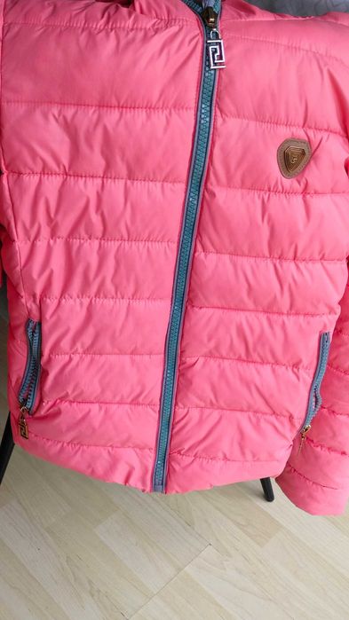 Kurtka na zamek lekka ciepła na wiosnę i jesień z kapturem