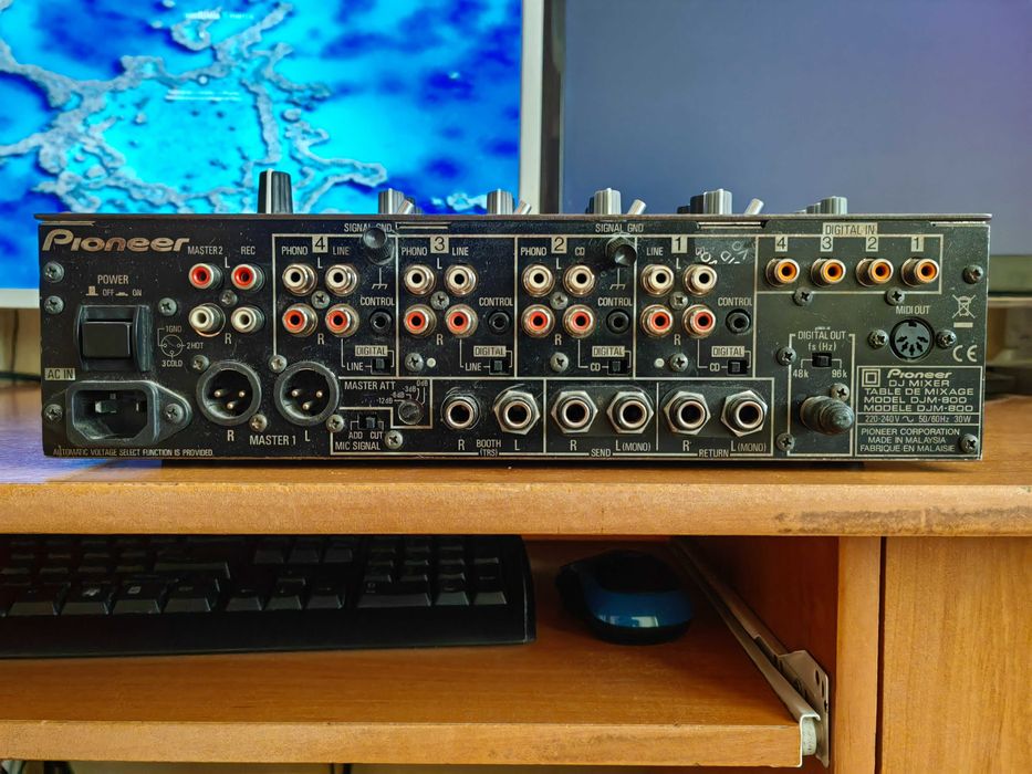 Mikser DJ Pioneer DJM-800 do naprawy lub na części