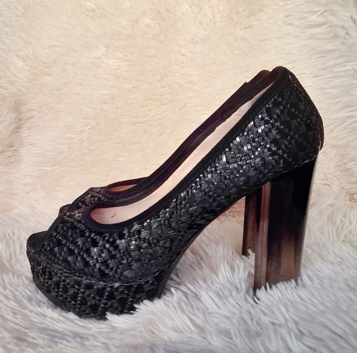 Sapatos Miss Sixty,  com plataforma. Tamanho 37