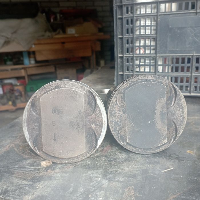 Шатуни з поршнем