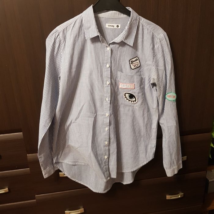 Bluzka koszulowa młodzieżowa.