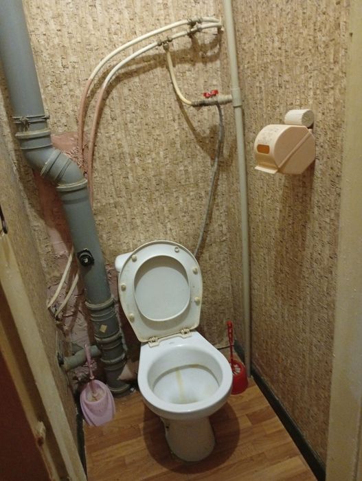 Сдам комнату в трёх комнатной квартире
