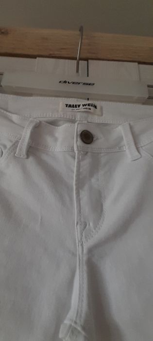 Biale spodnie skinny Tally Weijl.Rozm 36.
