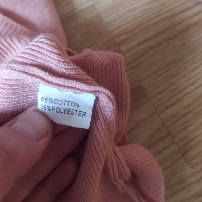 Sweter morelowy na guziki