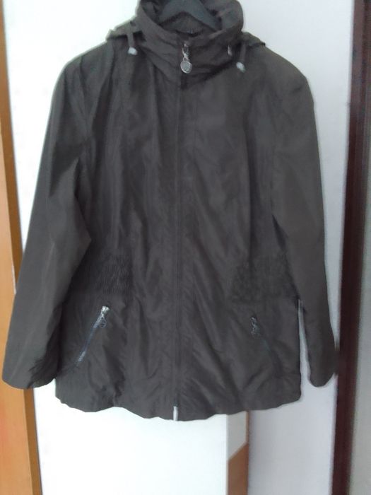 Kurtka damska   przeciwdeszczowa.r.M.