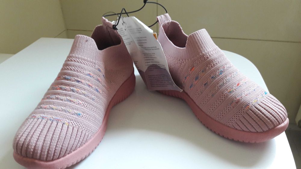 buty / sneakersy/ buty wsuwane / sportowe / rozmiar 29 / 30 NOWE