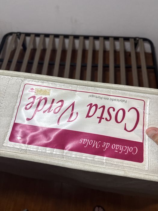 Cama casal con colchões