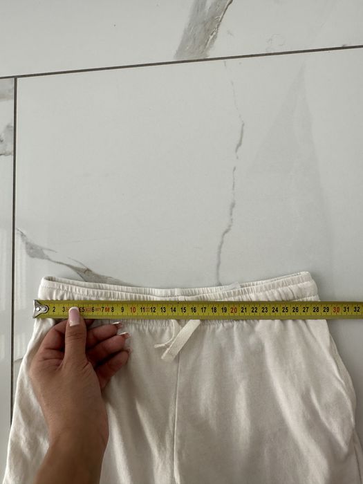 Spodenki rozmiar 128 cm marki h&m