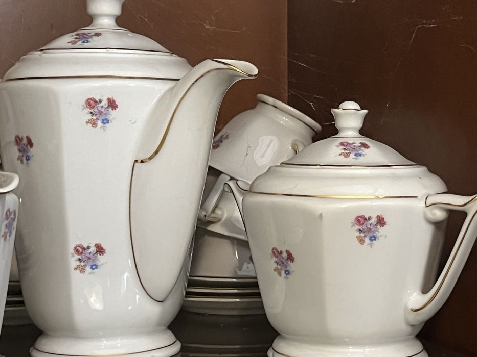 Conjunto de chá antigo em porcelana