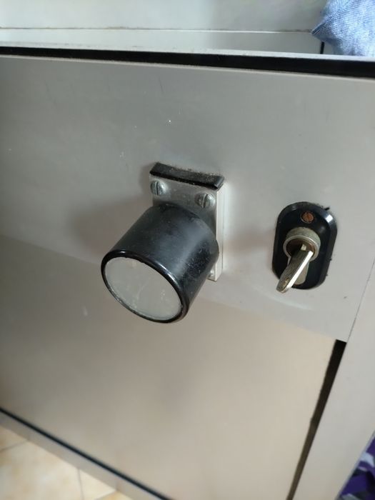 Porta alumínio.  .