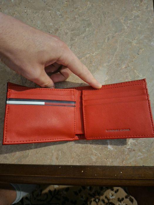 Carteira Masculina Tommy Jeans Original em Pele - Azul e Vermelho (Como Nova)