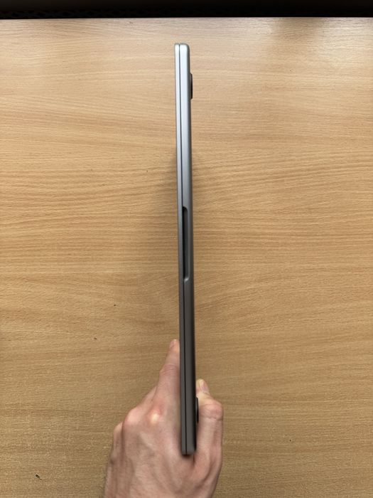 Macbook Макбук Air 13.6 m2 2022 8gb 256 ssd б/у стан 8.5/10