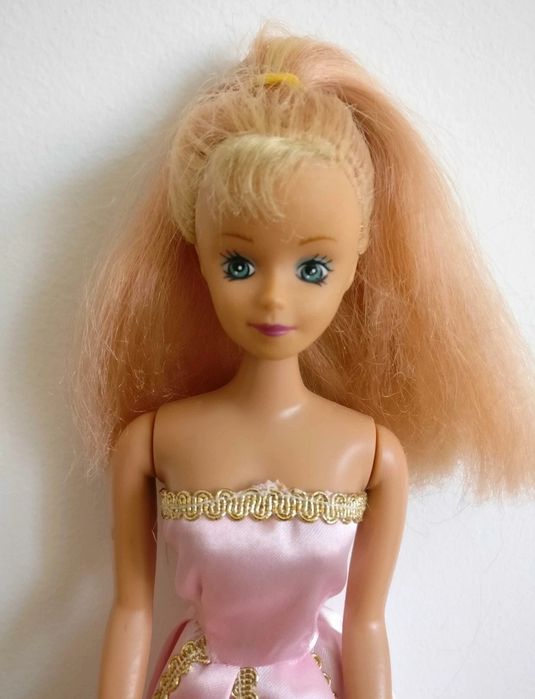 Boneca Barbie Princesa | Vestido cor-de-rosa