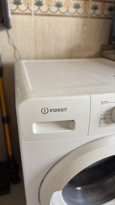Máquina de secar roupa Indesit YT CM08 8B EU – 8 kg