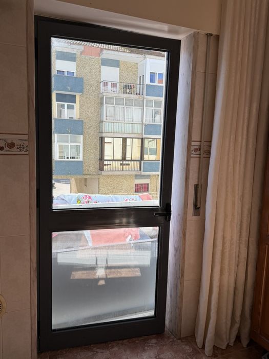 Portas de alumínio 2.00/ 0,90 m