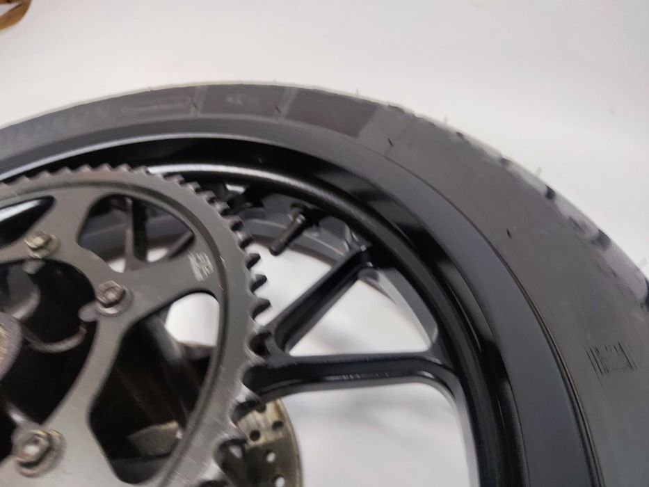 APRILIA TUONO 125 RS4 Felga Koło Tylne Tył Michelin 130/80-17 DOT1624