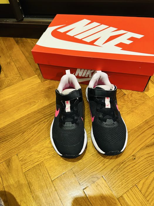 Кроссовки Nike Revolution размер 33