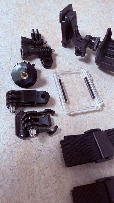 Akcesoria uchwyty obudowa do kamery - całość tanio