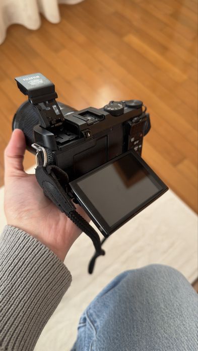 Fugifilm X-M1 com lente 16-50mm + lente 25mm