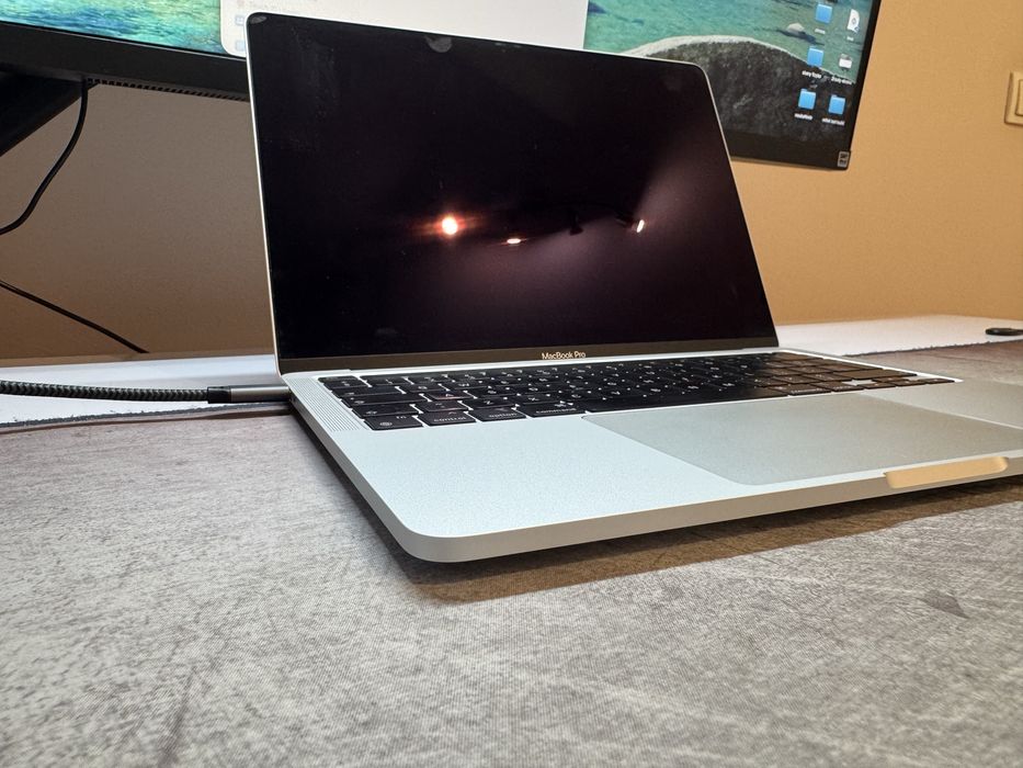 Macbook Pro M1 TouchBar 96% kondycji baterii