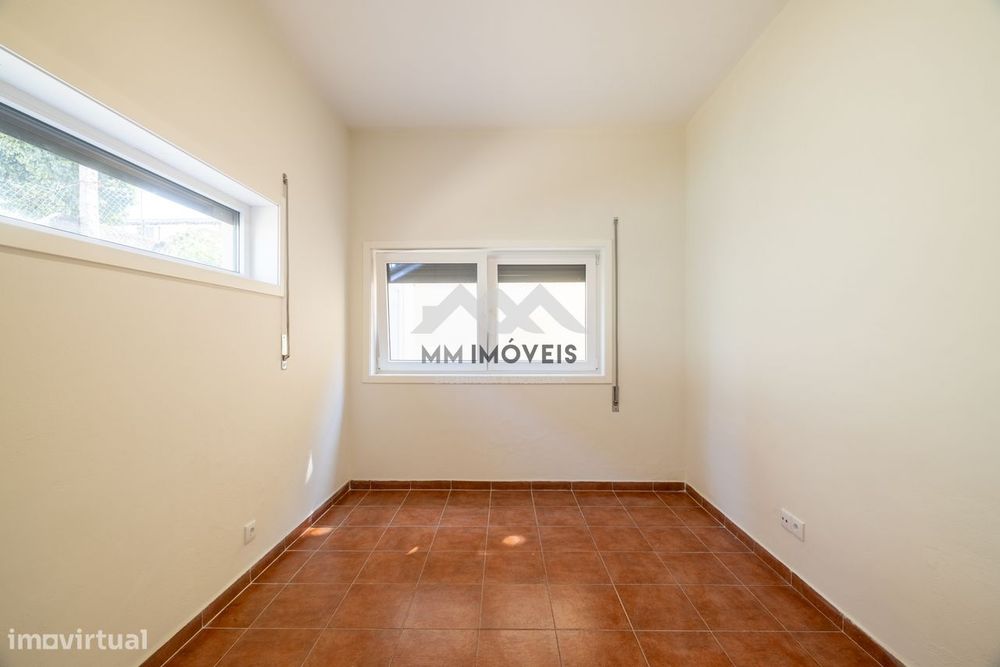 Andar de Moradia |  Rio Tinto | Garagem | Logradouro