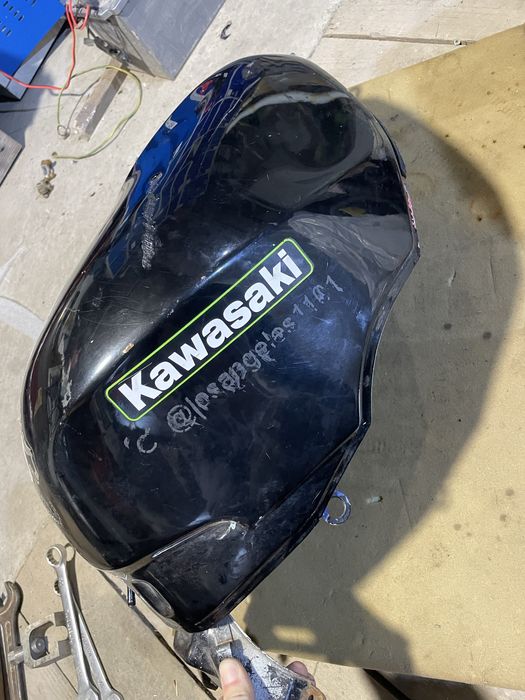 Продам залишки  KAWASAKI zzr 600-400