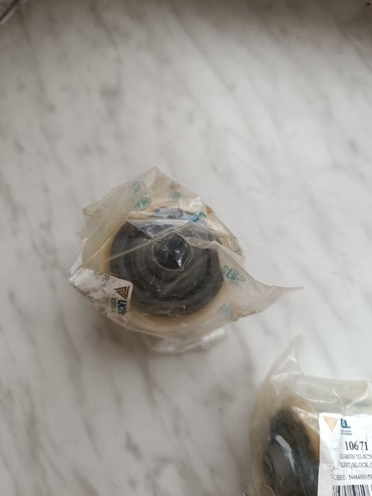 Подушка двигателя Renault Megan