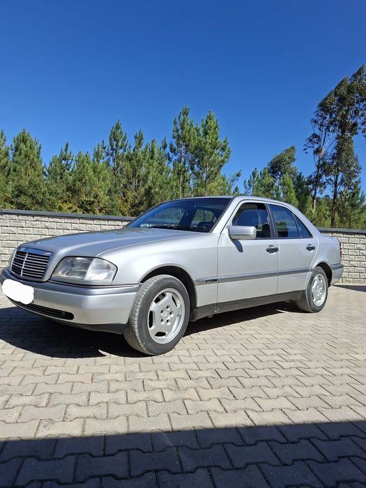 Mercedes-Benz C200