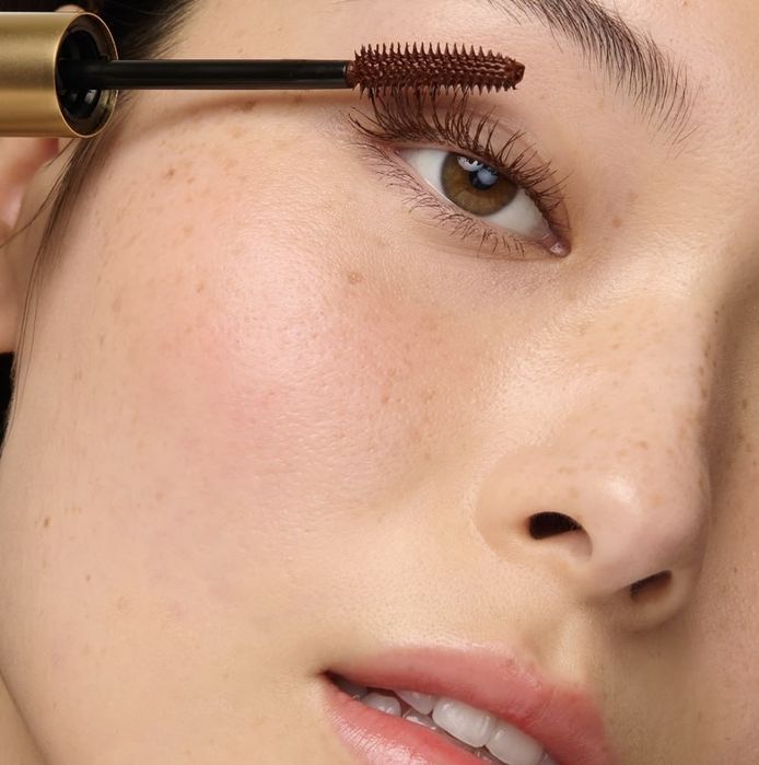 Бордово-коричнева туш lisa eldridge kitten lash mascara - burnt umber