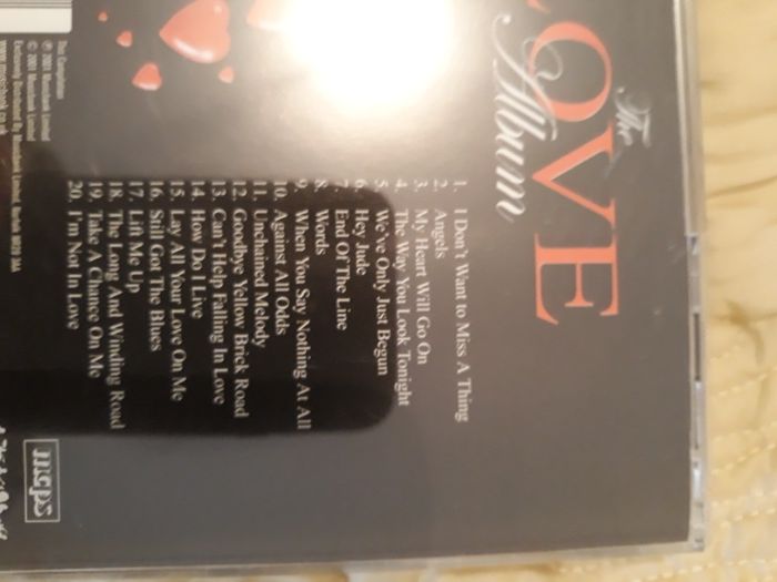 2 CDs: The Love Album e Disco Fever