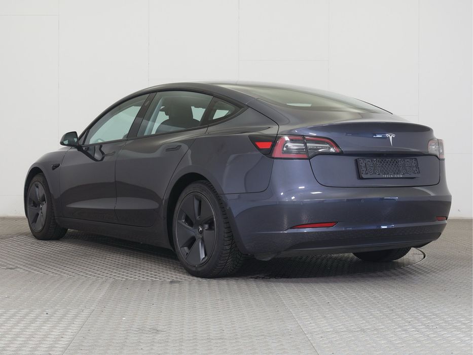 Tesla Model 3 — fotografia 4