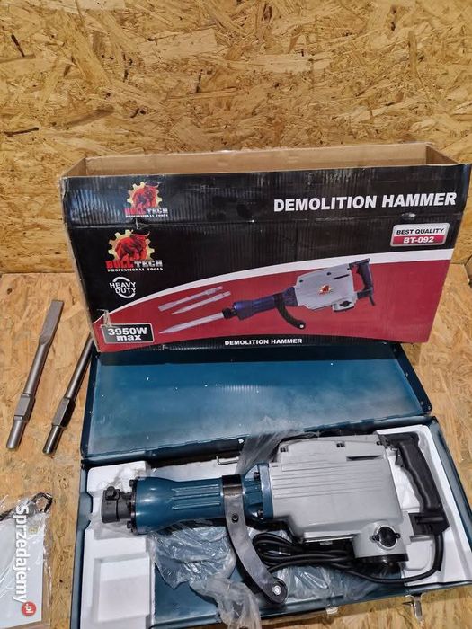 Młot wyburzeniowy likwidacja sklepu