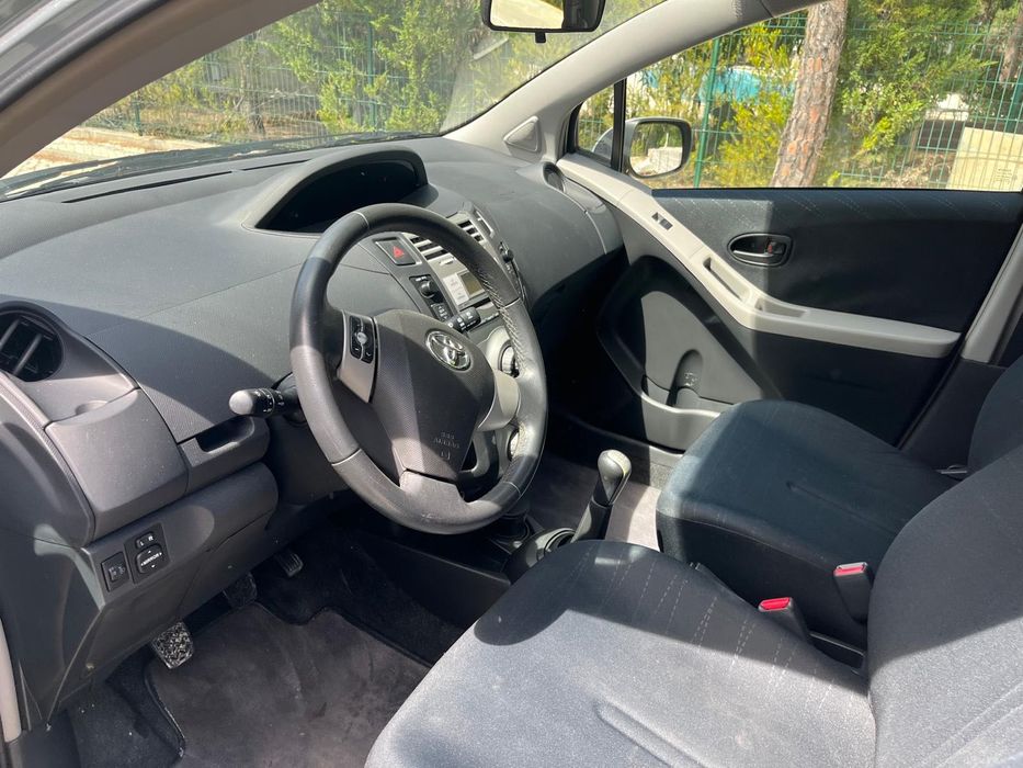 Toyota Yaris – 150 000 km – Muito bom estado