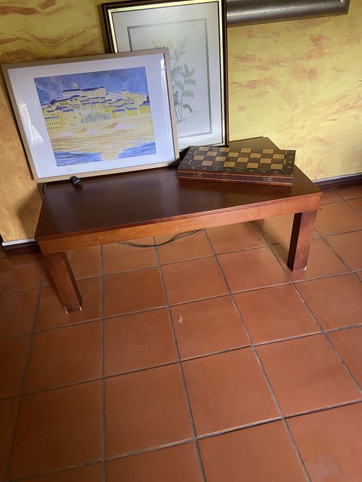 Mesa de centro com tampo elevatorio