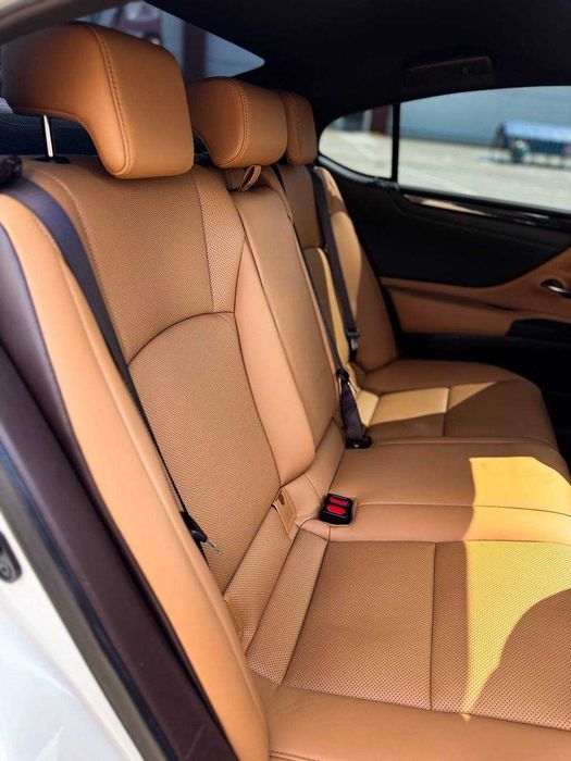Lexus ES 2021 300h e-CVT