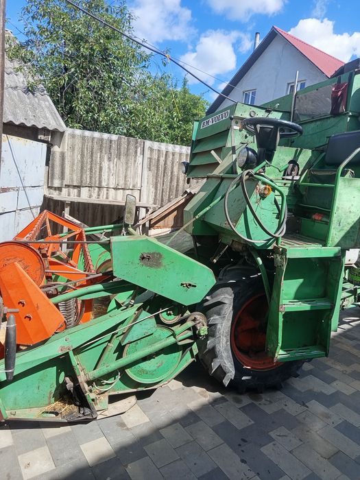 продам комбайн Вольво 800