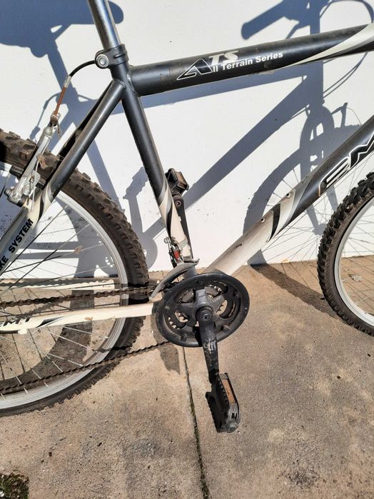 Bicicleta EMT Terrain Series