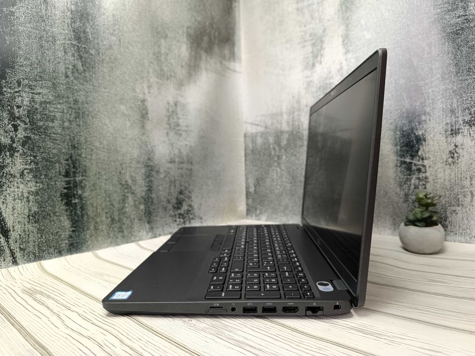 Ноутбук Dell Latitude 5500 15.6"\i5-8265U\8 GB\SSD256\Гарантія\опт\роз