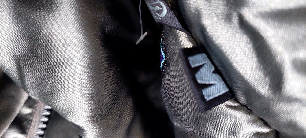 Продам ж1ночий лижний комб1незон.