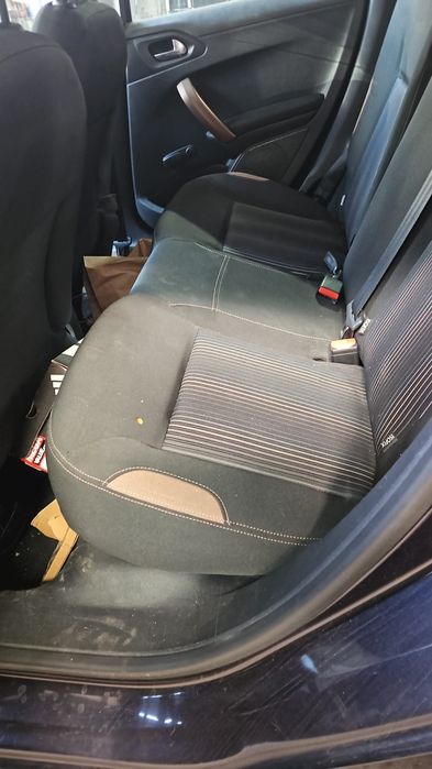 Peugeot 208 para peças