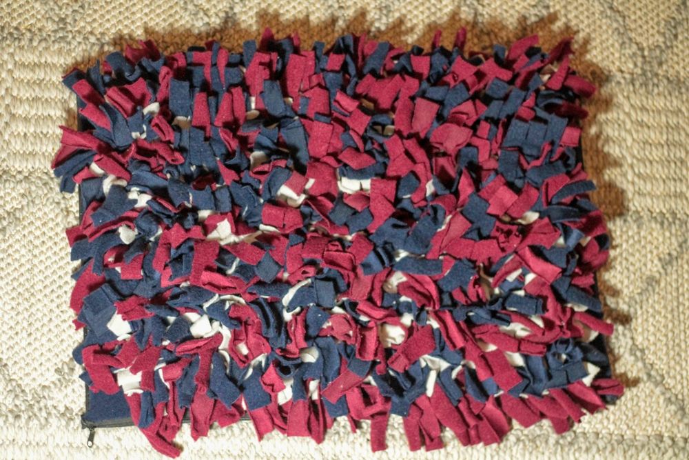 Нюхальний килимок і ошейники для собак