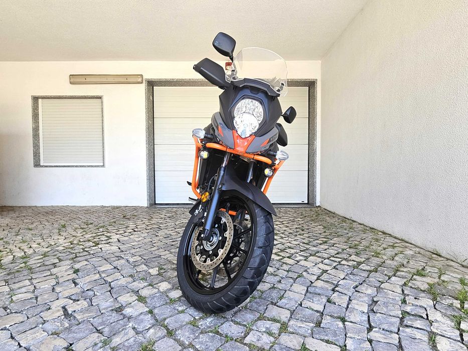 Suzuki DL 650 VSTROM de 2025 com 9.400 kms Garantia até 2028 Aceito Troca