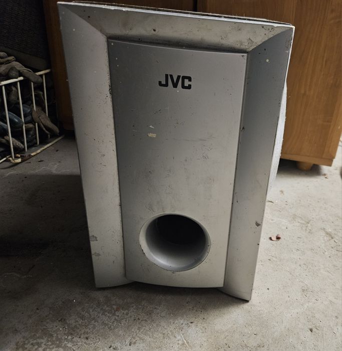Sprzedam subwoofer jvc dużej mocy 60w