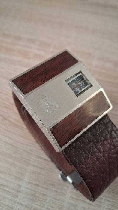 Nixon Rotolog Vintage Retro Jump Hour gazomierz