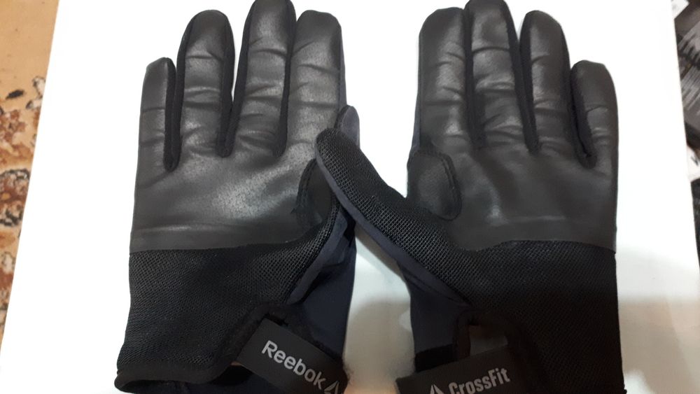 Перчатки для тренинга Reebok CF U GRIP GLV CD7268 цвет: черный