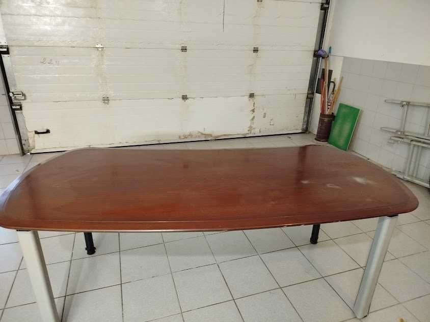 Mesa secretária em FAIA