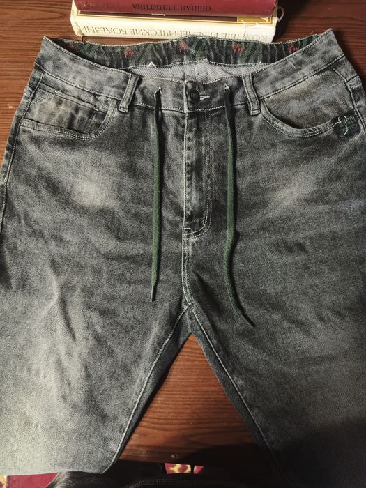 Джинсы мужские, Мом, серого цвета с потертостями!!!