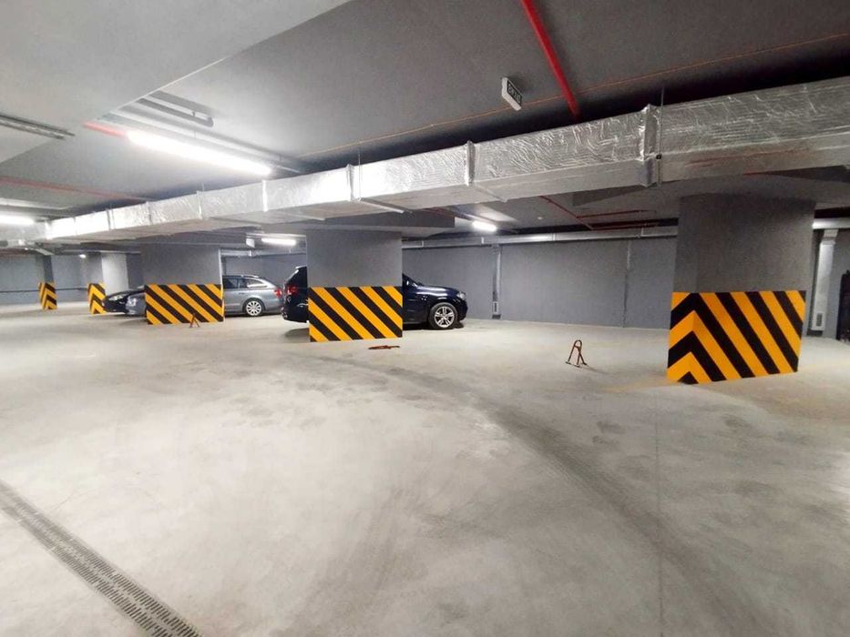 Паркомісце для вашого авто в ЦЕНТРІ . ЖК Авторський.