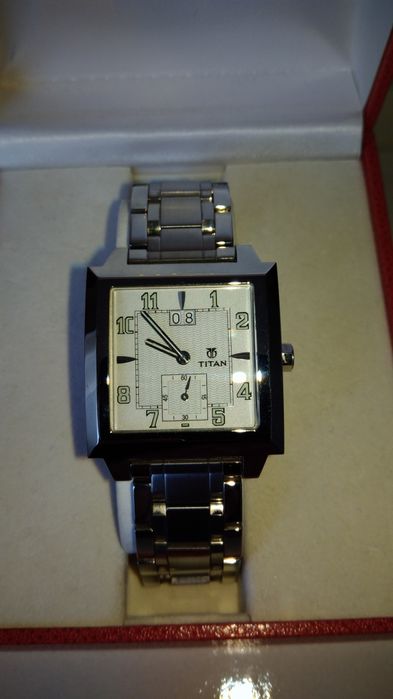 Relógio elegante TITAN